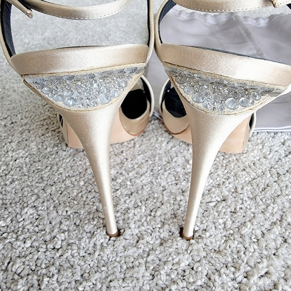 Giuseppe Zanotti Design satin sandals with crystals - Picture 5 of 11